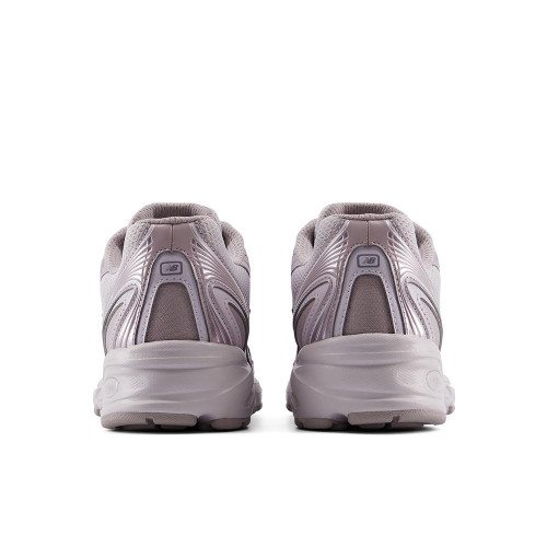 New Balance 740